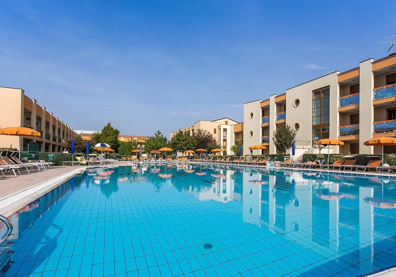 Cozy Flat With Terrace And Shared Pool Appartement Duna Verde 0*,  Italië